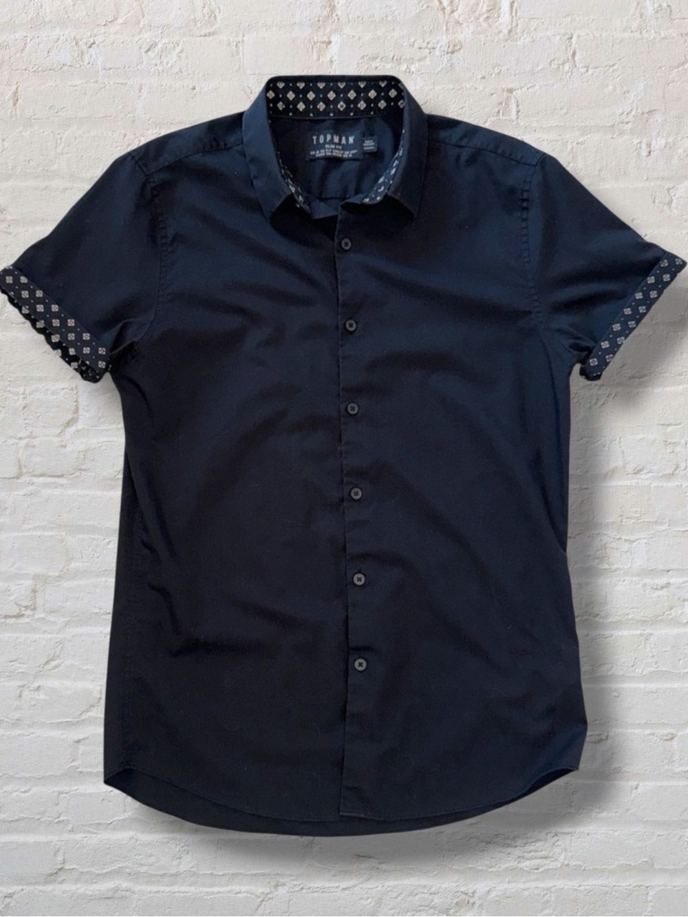 Topman Slim Fit Short Sleeve Shirt Black with Contrast Trim – Size Medium (US)